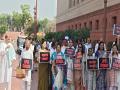 Parliament Budget Session: TMC and other opposition MPs protest against centre over shortage of LPG cylinders - Hindi News | Parliament Budget Session: TMC and other opposition MPs protest against centre over shortage of LPG cylinders | Latest politics News at Lokmattimes.com