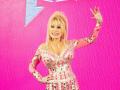 Dolly Parton updates fans on health in first appearance following medical concerns - Hindi News | Dolly Parton updates fans on health in first appearance following medical concerns | Latest entertainment News at Lokmattimes.com