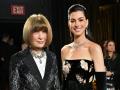 Oscars 2026: Anna Wintour, Anne Hathaway recreate 'Devil Wears Prada' meta joke onstage - Hindi News | Oscars 2026: Anna Wintour, Anne Hathaway recreate 'Devil Wears Prada' meta joke onstage | Latest entertainment News at Lokmattimes.com