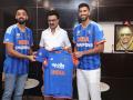Tamil Nadu CM Stalin meets Washington Sundar, Varun Chakaravarthy after India's T20 WC triumph - Hindi News | Tamil Nadu CM Stalin meets Washington Sundar, Varun Chakaravarthy after India's T20 WC triumph | Latest cricket News at Lokmattimes.com