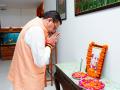Uttarakhand CM Dhami pays tribute to former CM HN Bahuguna on death anniversary - Hindi News | Uttarakhand CM Dhami pays tribute to former CM HN Bahuguna on death anniversary | Latest national News at Lokmattimes.com