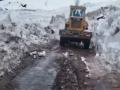 J-K: Twin avalanches hit Bandipora-Gurez road; BRO launches clearance operations to restore connectivity - Hindi News | J-K: Twin avalanches hit Bandipora-Gurez road; BRO launches clearance operations to restore connectivity | Latest national News at Lokmattimes.com