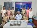 Secunderabad railway police seizes 10 kg ganja, arrests two peddlers - Hindi News | Secunderabad railway police seizes 10 kg ganja, arrests two peddlers | Latest national News at Lokmattimes.com