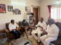 Telangana: K T Rama Rao visits injured BRS leader Manne Krishank - Hindi News | Telangana: K T Rama Rao visits injured BRS leader Manne Krishank | Latest national News at Lokmattimes.com