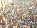 Ram Navami fervour sweeps through Ayodhya as devotees gather in thousands - Hindi News | Ram Navami fervour sweeps through Ayodhya as devotees gather in thousands | Latest national News at Lokmattimes.com