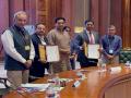 Delhi Tourism, Prasar Bharati sign MoU to develop media hub in capital - Hindi News | Delhi Tourism, Prasar Bharati sign MoU to develop media hub in capital | Latest entertainment News at Lokmattimes.com