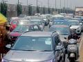 Indian auto wholesales surge in March; PV and Tractor segments outperform - Hindi News | Indian auto wholesales surge in March; PV and Tractor segments outperform | Latest business News at Lokmattimes.com