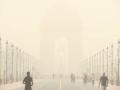 Delhi-NCR engulfed in thick dust as visibility drops; IMD predicts light rain, cloudy sky - Hindi News | Delhi-NCR engulfed in thick dust as visibility drops; IMD predicts light rain, cloudy sky | Latest national News at Lokmattimes.com