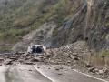Massive landslide blocks Jammu-Srinagar highway in Ramban - Hindi News | Massive landslide blocks Jammu-Srinagar highway in Ramban | Latest national News at Lokmattimes.com