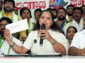 Telangana Jagruthi chief K Kavitha demands income tax waiver on severance packages - Hindi News | Telangana Jagruthi chief K Kavitha demands income tax waiver on severance packages | Latest national News at Lokmattimes.com