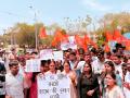 ABVP holds protest against liquor shop operating near Govt MLB Girls College in Bhopal, breaks shop's signboard - Hindi News | ABVP holds protest against liquor shop operating near Govt MLB Girls College in Bhopal, breaks shop's signboard | Latest national News at Lokmattimes.com