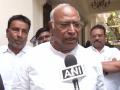 Congress President Mallikarjun Kharge condoles demise of legendary Asha Bhosle - Hindi News | Congress President Mallikarjun Kharge condoles demise of legendary Asha Bhosle | Latest politics News at Lokmattimes.com