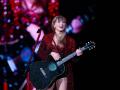 Taylor Swift calls Dakota Johnson's honesty "refreshing", shares glimpse of their friendship - Hindi News | Taylor Swift calls Dakota Johnson's honesty "refreshing", shares glimpse of their friendship | Latest entertainment News at Lokmattimes.com