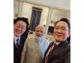 Selfie diplomacy: Samsung Chairman Lee Jae-yong showcases 'Made in India' Flip7 with PM Modi, President Lee Jae-myung - Hindi News | Selfie diplomacy: Samsung Chairman Lee Jae-yong showcases 'Made in India' Flip7 with PM Modi, President Lee Jae-myung | Latest international News at Lokmattimes.com