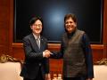 Piyush Goyal, South Korea minister discuss partnership to create more balanced trade relationship, investment by Korean companies - Hindi News | Piyush Goyal, South Korea minister discuss partnership to create more balanced trade relationship, investment by Korean companies | Latest international News at Lokmattimes.com