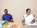 "She is fighting one of the most difficult battles": Arvind Kejriwal extends support to Mamata Banerjee ahead of polls - Hindi News | "She is fighting one of the most difficult battles": Arvind Kejriwal extends support to Mamata Banerjee ahead of polls | Latest national News at Lokmattimes.com