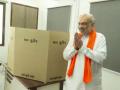 Gujarat local body polls: Amit Shah casts vote with family in Gandhinagar - Hindi News | Gujarat local body polls: Amit Shah casts vote with family in Gandhinagar | Latest politics News at Lokmattimes.com