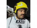 Dramatic rescue in Pimpri-Chinchwad: Fire brigade brings down 'drunk' man from high-tension transmission tower - Hindi News | Dramatic rescue in Pimpri-Chinchwad: Fire brigade brings down 'drunk' man from high-tension transmission tower | Latest national News at Lokmattimes.com