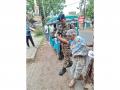 West bengal Polls: Octagenarian praises security personnel for treating seniors "like sons" as she casts vote at Karimpur booth - Hindi News | West bengal Polls: Octagenarian praises security personnel for treating seniors "like sons" as she casts vote at Karimpur booth | Latest national News at Lokmattimes.com
