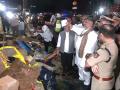 DK Shivakumar confirms eight rain-related fatalities in Bengaluru; seven killed in Bowring Hospital wall collapse - Hindi News | DK Shivakumar confirms eight rain-related fatalities in Bengaluru; seven killed in Bowring Hospital wall collapse | Latest national News at Lokmattimes.com