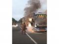 Karnataka: 17 passengers escape as bus catches fire in Haveri; driver lauded for alertness - Hindi News | Karnataka: 17 passengers escape as bus catches fire in Haveri; driver lauded for alertness | Latest national News at Lokmattimes.com