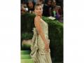 Margot Robbie returns to Met Gala in intricately embroidered gold Chanel gown - Hindi News | Margot Robbie returns to Met Gala in intricately embroidered gold Chanel gown | Latest entertainment News at Lokmattimes.com