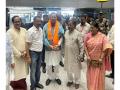 Uttarakhand CM Dhami arrives in Kolkata for Suvendu Adhikari's oath-taking ceremony - Hindi News | Uttarakhand CM Dhami arrives in Kolkata for Suvendu Adhikari's oath-taking ceremony | Latest politics News at Lokmattimes.com