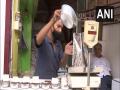Sellers of tea in Assam's Guwahati face economic hardships due to pandemic, floods - Hindi News | Sellers of tea in Assam's Guwahati face economic hardships due to pandemic, floods | Latest national News at Lokmattimes.com