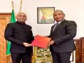 Ambassador Abhay Kumar calls on Madagascar PM, informs about progress in bilateral ties - Hindi News | Ambassador Abhay Kumar calls on Madagascar PM, informs about progress in bilateral ties | Latest international News at Lokmattimes.com