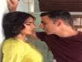 Akshay Kumar recreates 'Namastey London' scene on sets of 'Sooryavanshi' - Hindi News | Akshay Kumar recreates 'Namastey London' scene on sets of 'Sooryavanshi' | Latest entertainment News at Lokmattimes.com