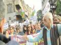 Kolkata: Filmmaker Aparna Sen takes part in protest against CAA, NRC - Hindi News | Kolkata: Filmmaker Aparna Sen takes part in protest against CAA, NRC | Latest national News at Lokmattimes.com
