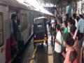 Man drives auto on Virar railway platform to help woman in labour, held - Hindi News | Man drives auto on Virar railway platform to help woman in labour, held | Latest national News at Lokmattimes.com