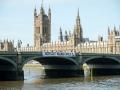 Free Tibet drops banner at Westminster Bridge urging boycott of Beijing Winter Olympics - Hindi News | Free Tibet drops banner at Westminster Bridge urging boycott of Beijing Winter Olympics | Latest international News at Lokmattimes.com