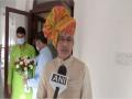 MP CM Shivraj Singh Chouhan hoists the national flag at his residence - Hindi News | MP CM Shivraj Singh Chouhan hoists the national flag at his residence | Latest national News at Lokmattimes.com