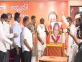 Andhra BJP unit pays floral tribute to former UP CM Kalyan Singh - Hindi News | Andhra BJP unit pays floral tribute to former UP CM Kalyan Singh | Latest national News at Lokmattimes.com