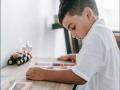 Reading to at-risk kids builds their resilience, suggests new research - Hindi News | Reading to at-risk kids builds their resilience, suggests new research | Latest lifestyle News at Lokmattimes.com