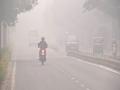 Delhi gasps for breath as air quality continues to remain in 'very poor' category - Hindi News | Delhi gasps for breath as air quality continues to remain in 'very poor' category | Latest national News at Lokmattimes.com