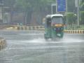 IMD says light to moderate rainfall to continue over Delhi-NCR for few hours - Hindi News | IMD says light to moderate rainfall to continue over Delhi-NCR for few hours | Latest national News at Lokmattimes.com