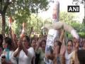 Women Congress workers protest against Haryana CM Khattar's comment on Sonia Gandhi - Hindi News | Women Congress workers protest against Haryana CM Khattar's comment on Sonia Gandhi | Latest national News at Lokmattimes.com