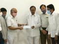 Telangana State Electricity agencies' employees donate Rs 11.40 crore to CMRF - Hindi News | Telangana State Electricity agencies' employees donate Rs 11.40 crore to CMRF | Latest national News at Lokmattimes.com