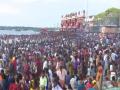 TN: Thousands of devotees throng Agni Theertham seashore on Mahalaya Amavasya - Hindi News | TN: Thousands of devotees throng Agni Theertham seashore on Mahalaya Amavasya | Latest national News at Lokmattimes.com