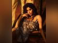 Janhvi Kapoor raises glam quotient in mermaid avatar - Hindi News | Janhvi Kapoor raises glam quotient in mermaid avatar | Latest entertainment News at Lokmattimes.com