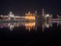 Golden Temple in Amritsar illuminated on occasion of Guru Nanak Jayanti - Hindi News | Golden Temple in Amritsar illuminated on occasion of Guru Nanak Jayanti | Latest national News at Lokmattimes.com
