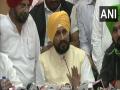 Ahead of meeting with Congress leadership, Channi meets Punjab MLAs in Delhi - Hindi News | Ahead of meeting with Congress leadership, Channi meets Punjab MLAs in Delhi | Latest national News at Lokmattimes.com
