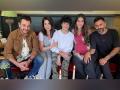 Sonam-Anand play perfect hosts to Sanjay and Maheep Kapoor in London - Hindi News | Sonam-Anand play perfect hosts to Sanjay and Maheep Kapoor in London | Latest entertainment News at Lokmattimes.com