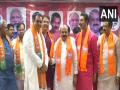Hours after resigning from Congress, former Karnataka Minister Pramod Madhwaraj joins BJP - Hindi News | Hours after resigning from Congress, former Karnataka Minister Pramod Madhwaraj joins BJP | Latest politics News at Lokmattimes.com