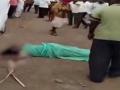 Maha horror: Dalit widow beaten on road for seeking return of Rs 2K - Hindi News | Maha horror: Dalit widow beaten on road for seeking return of Rs 2K | Latest national News at Lokmattimes.com