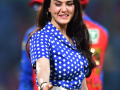 PBKS co-owner Preity Zinta, Priyansh Arya for checks on fan injured at LSG Match, promise helmet for his return - Hindi News | PBKS co-owner Preity Zinta, Priyansh Arya for checks on fan injured at LSG Match, promise helmet for his return | Latest other-sports News at Lokmattimes.com