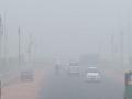 Delhi pollution: Thick smog engulfs India Gate, visibility at bare minimum levels - Hindi News | Delhi pollution: Thick smog engulfs India Gate, visibility at bare minimum levels | Latest national News at Lokmattimes.com