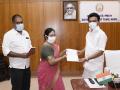 Dr Latha Rajendran - the foster daughter of Dr MGR and her son Dr Kumar Rajendran handed over Rs 10 lakhs to Tamil Nadu Chief Minister MK Stalin for TN CM's Public Relief Fund - Hindi News | Dr Latha Rajendran - the foster daughter of Dr MGR and her son Dr Kumar Rajendran handed over Rs 10 lakhs to Tamil Nadu Chief Minister MK Stalin for TN CM's Public Relief Fund | Latest business News at Lokmattimes.com
